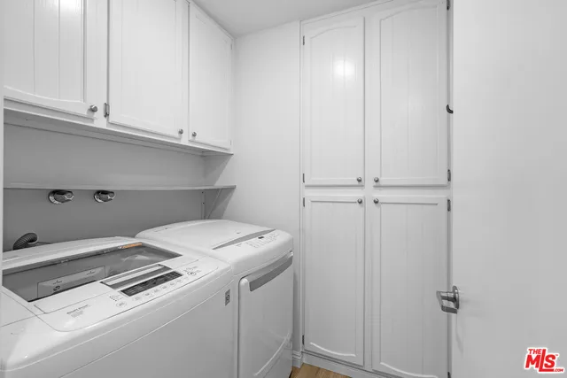 $1,190,000 | 4477 Wilshire Boulevard, Unit 203, Los Angeles, CA 90010