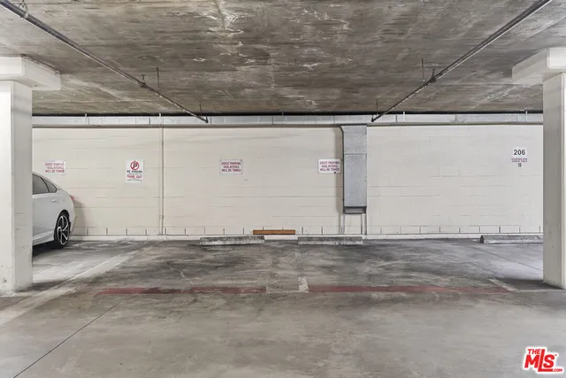 $1,190,000 | 4477 Wilshire Boulevard, Unit 203, Los Angeles, CA 90010