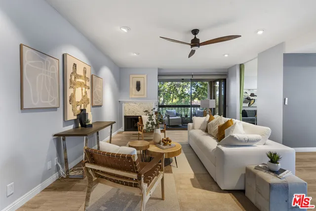 $1,190,000 | 4477 Wilshire Boulevard, Unit 203, Los Angeles, CA 90010