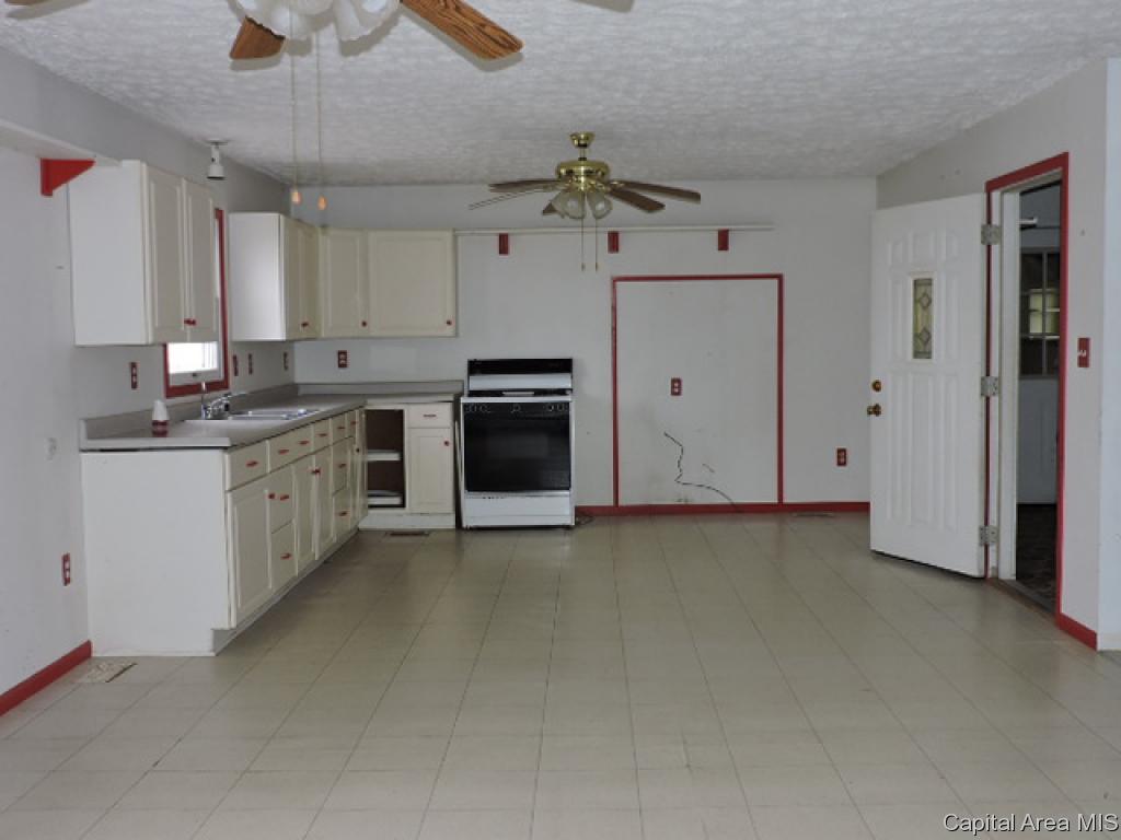 3470 Lanesville Road Buffalo, IL 62515 - Photo 3 of 18 Gallery Image 3