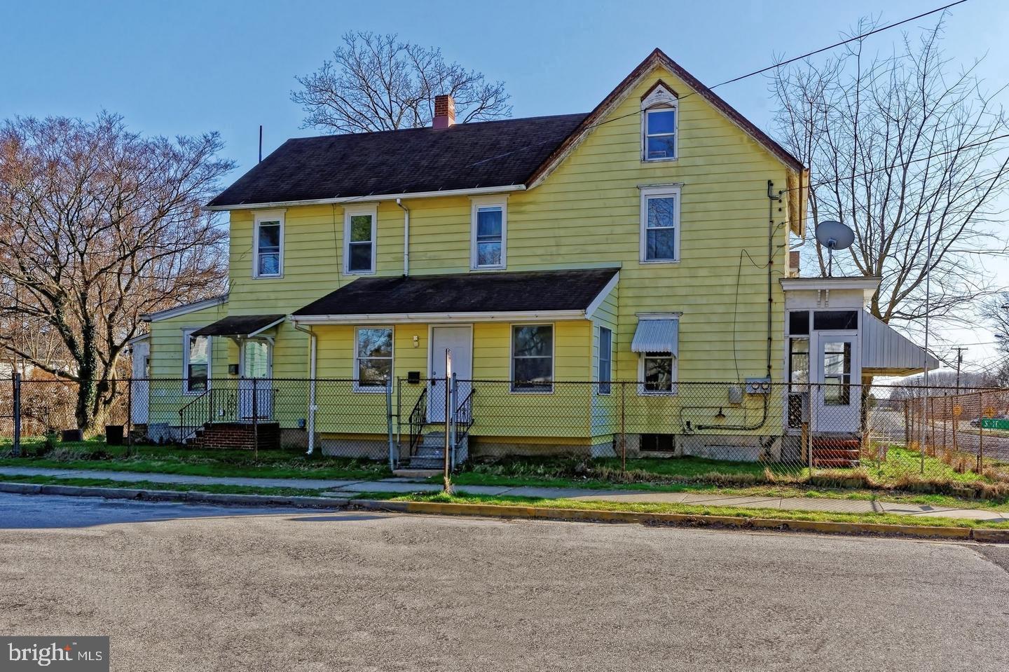 78 Walnut Street Salem, NJ 08079 - Photo 11 of 11 front view of a house and a yard