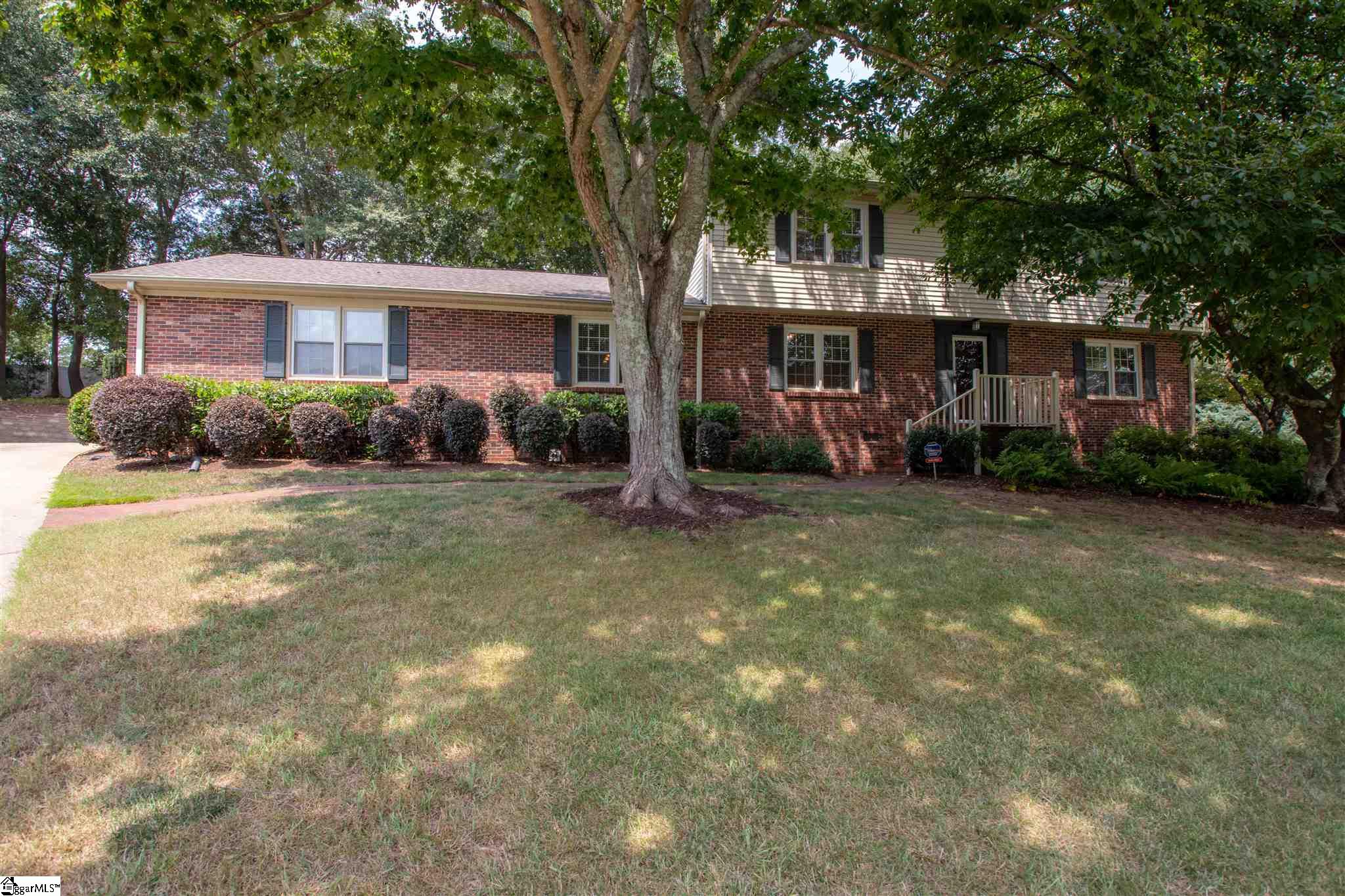 214 Ridgewood Street Easley, SC 29642 - Photo 1 of 36 Gallery Image 1