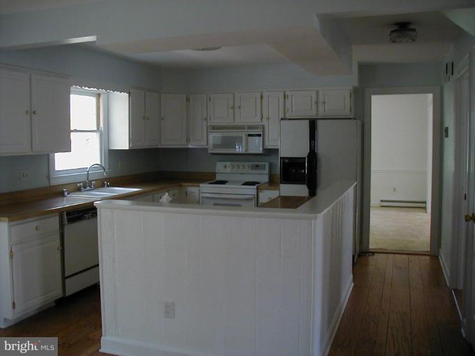 601 Windmill Road Easton, MD 21601 - Photo 4 of 8 Center Workspace