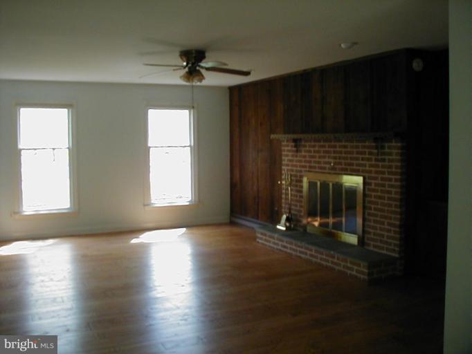 601 Windmill Road Easton, MD 21601 - Photo 5 of 8 Family room taken from the breakfast nook