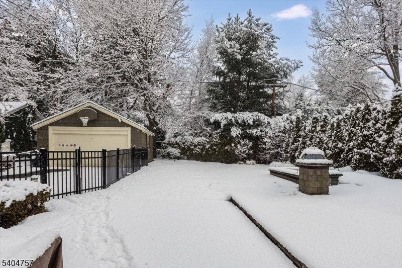 256 Forest Avenue Glen Ridge, NJ 07028 - Photo 45 of 47