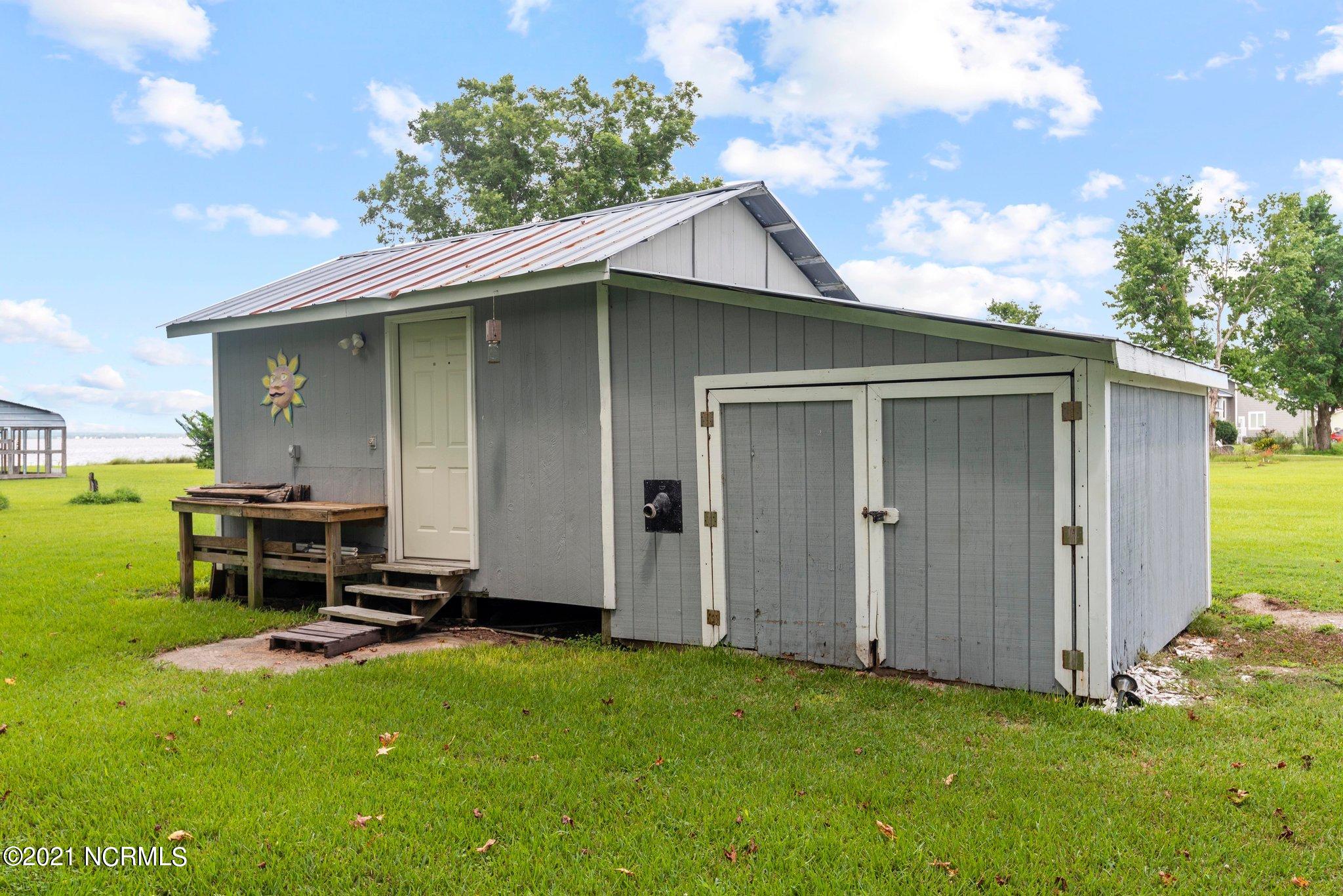 172 Great Neck Road Havelock, NC 28532 - Photo 18 of 29 A "She Shed" for all the fishing gear and river toys.