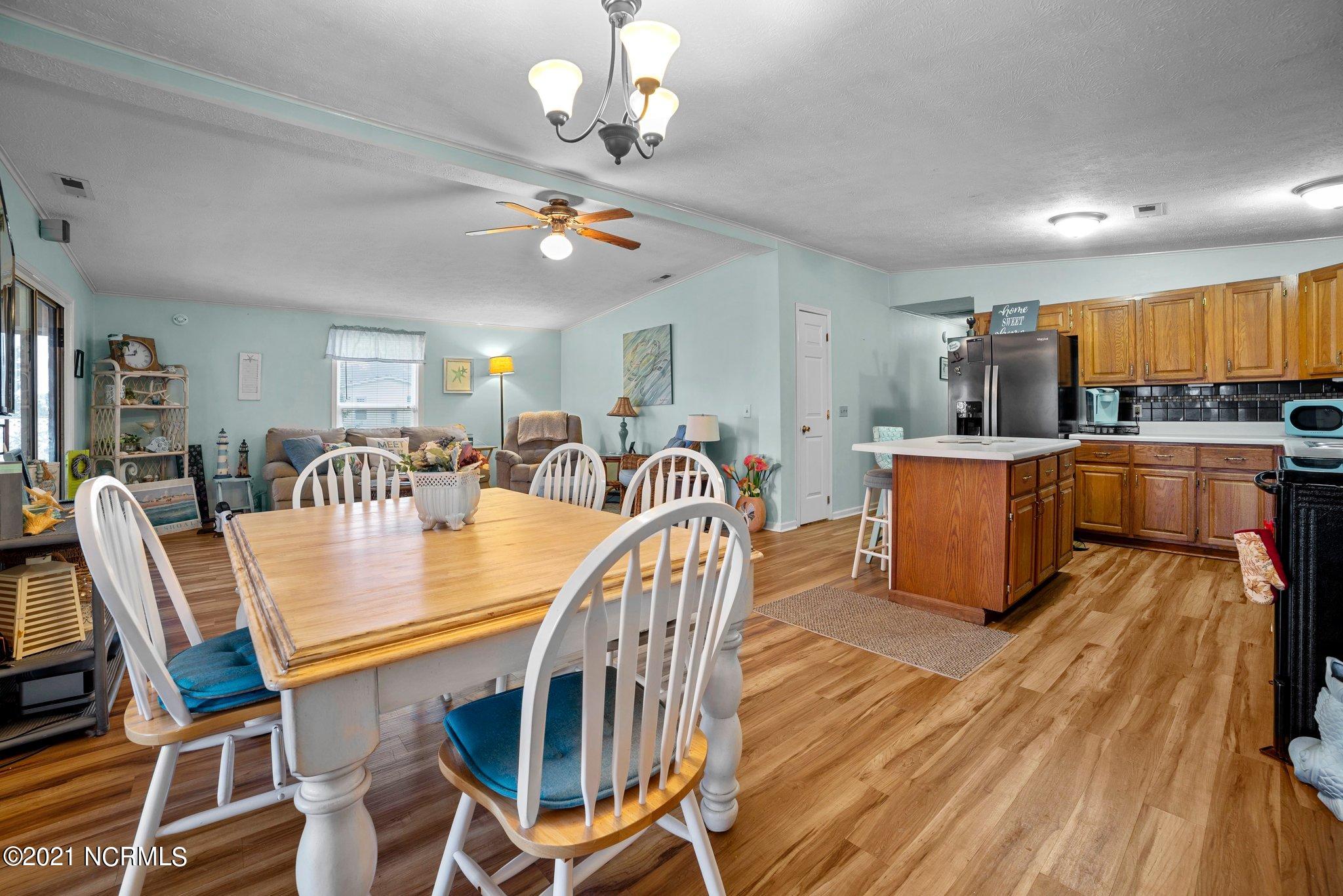 172 Great Neck Road Havelock, NC 28532 - Photo 5 of 29 Eat-In Dining & Kitchen