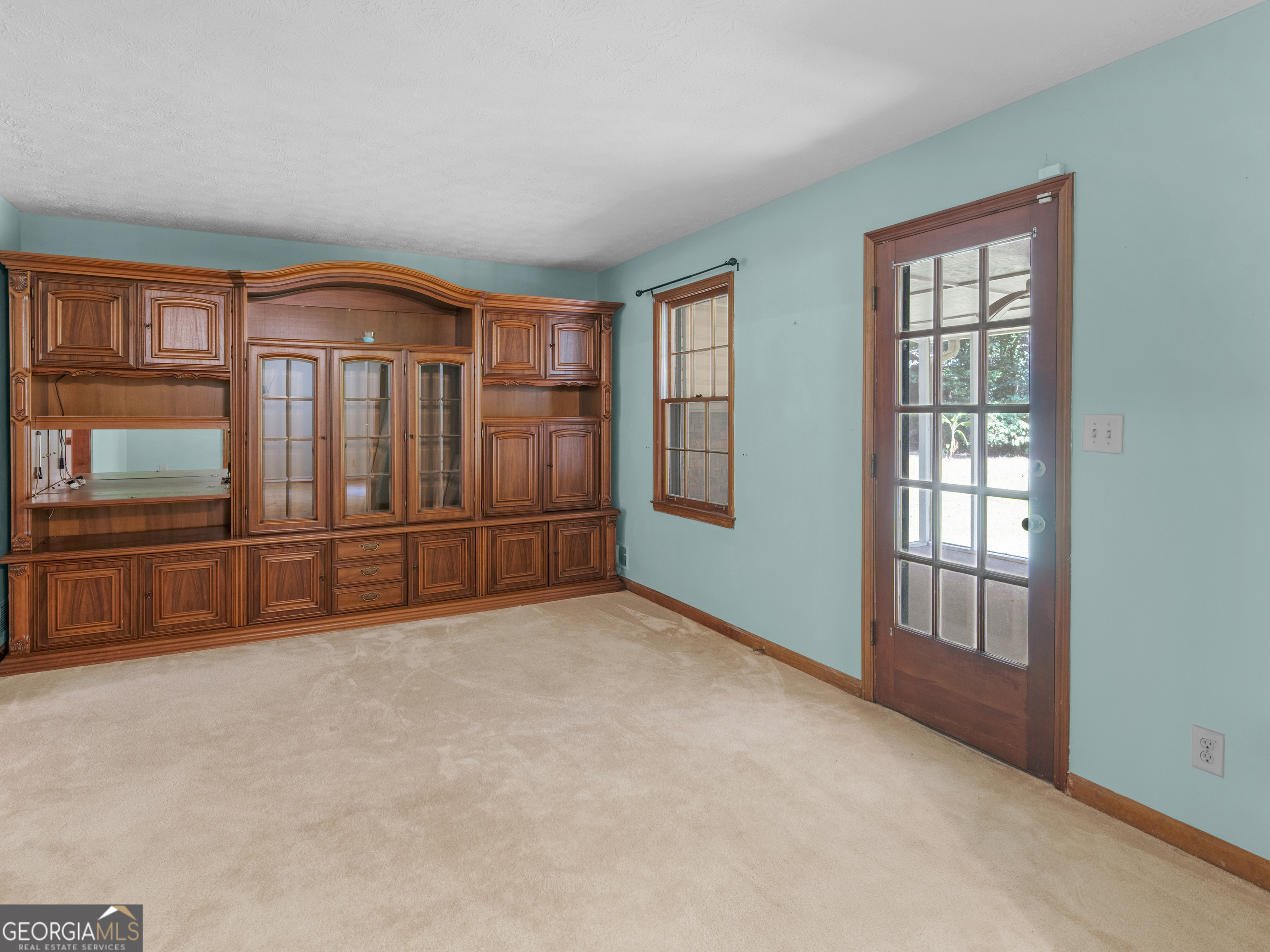 8294 Winston Way Jonesboro, GA 30236 - Photo 19 of 62 an empty room with windows