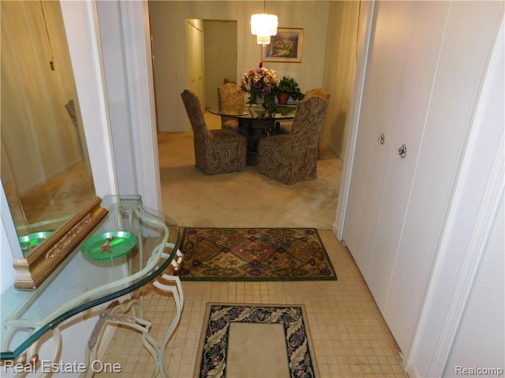 29656 Middlebelt Road, Unit 26 Farmington Hills, MI 48334 - Photo 7 of 39