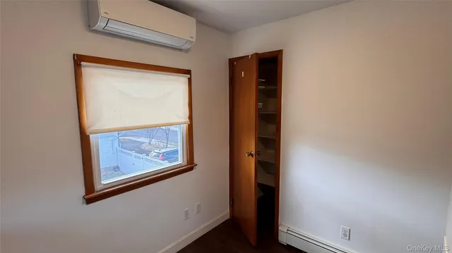 an that has a painting on the wall