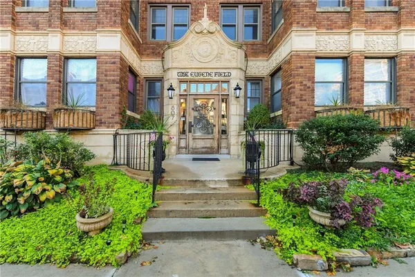 $280,000 | 807 West 48th Street, Unit 702, Kansas City, MO 64112