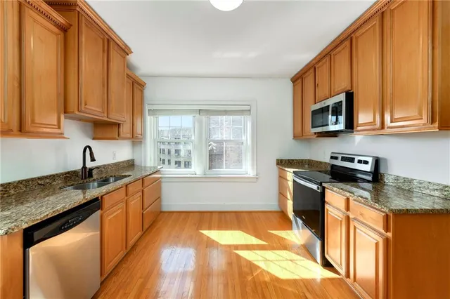 $295,000 | 807 West 48th Street, Unit 702, Kansas City, MO 64112