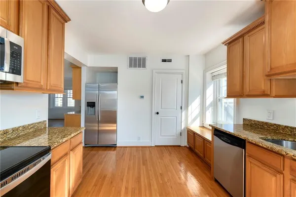 $280,000 | 807 West 48th Street, Unit 702, Kansas City, MO 64112