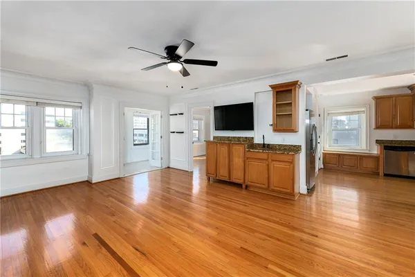 $280,000 | 807 West 48th Street, Unit 702, Kansas City, MO 64112