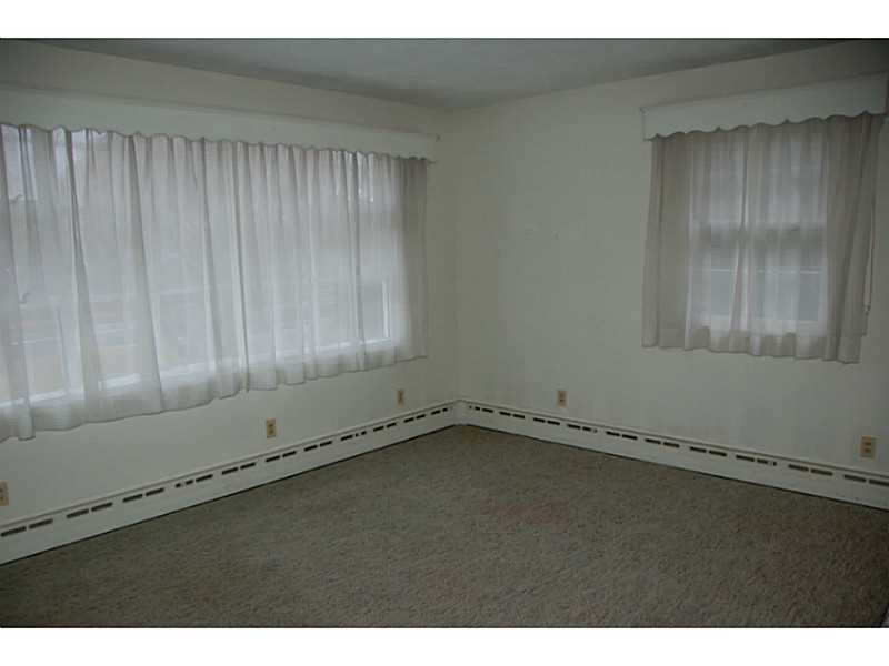 152 Beach Street Westerly, RI 02891 - Photo 7 of 18 Living Room.