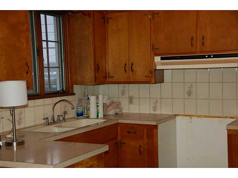 152 Beach Street Westerly, RI 02891 - Photo 10 of 18 Kitchen.
