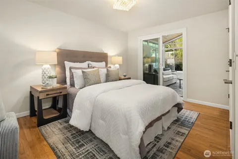 $1,099,500 | 16042 Lake Hills Boulevard, Bellevue, WA 98008