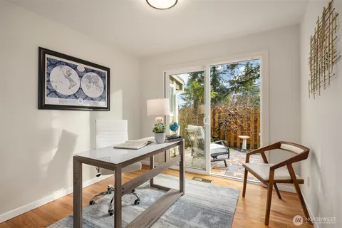 $1,099,500 | 16042 Lake Hills Boulevard, Bellevue, WA 98008