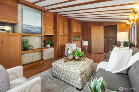 $1,099,500 | 16042 Lake Hills Boulevard, Bellevue, WA 98008