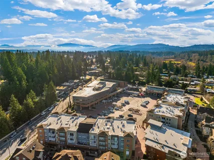 $1,099,500 | 16042 Lake Hills Boulevard, Bellevue, WA 98008