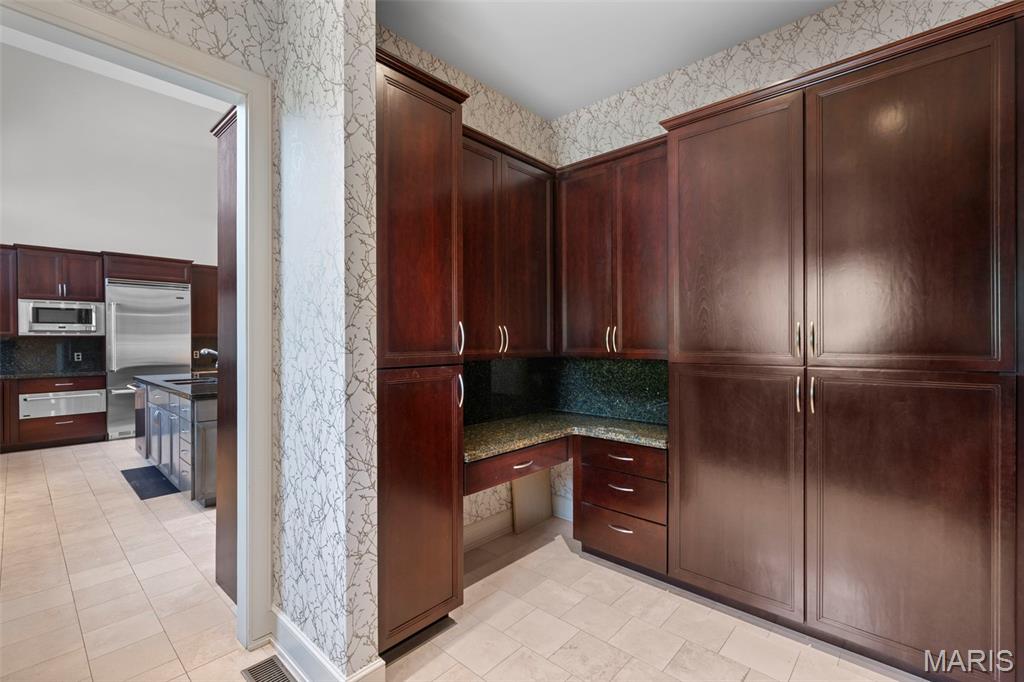 17 Bridle Ridge Lane Huntleigh, MO 63131 - Photo 25 of 94