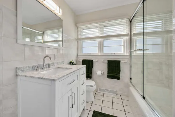 $4,100 | 4360 Prospect Avenue, Western Springs, IL 60558