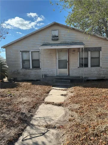 $62,000 | 1701 Main Drive, Corpus Christi, TX 78409