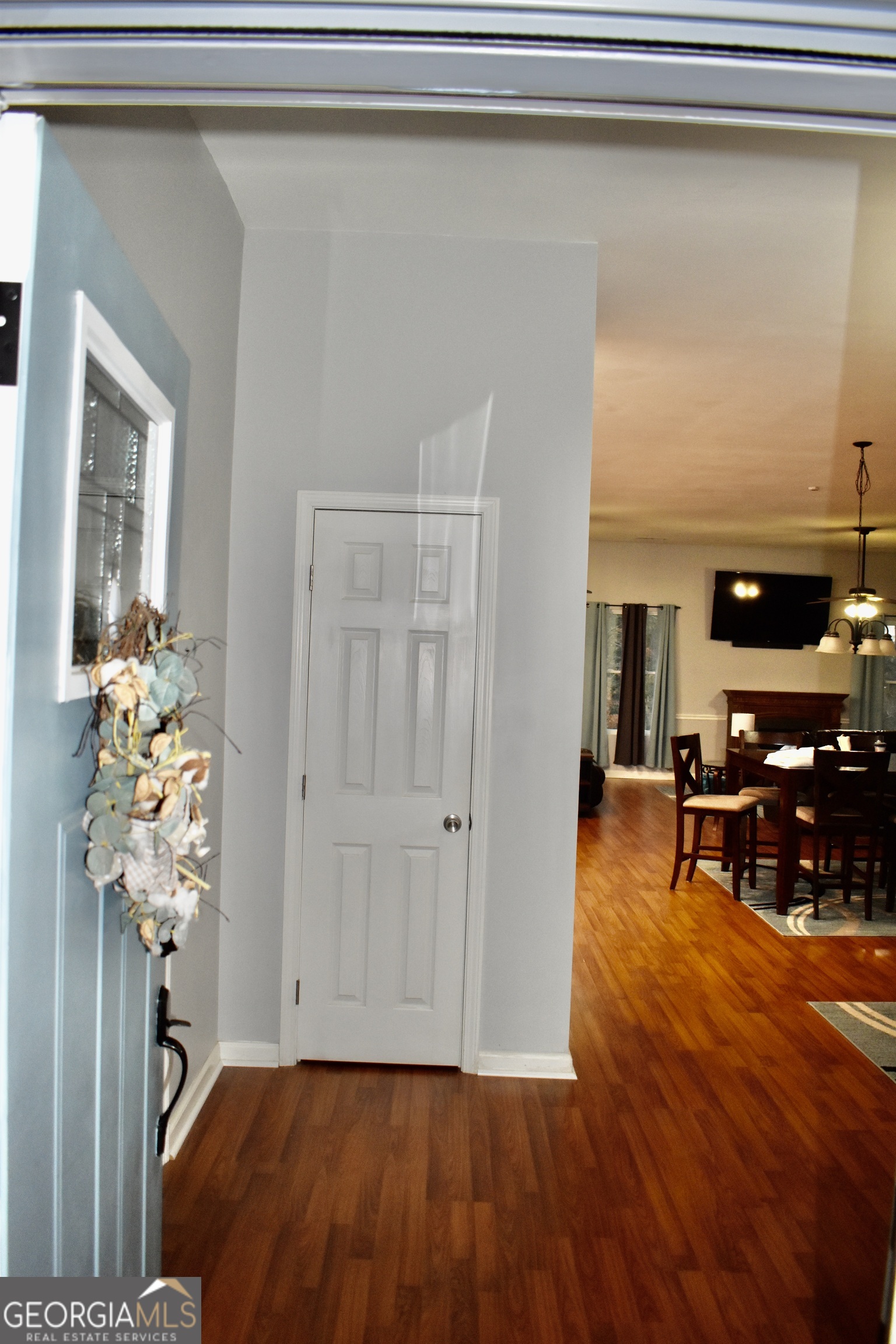 817 Brookside Drive Winder, GA 30680 - Photo 4 of 126 This is the main front entrance way on the main floor