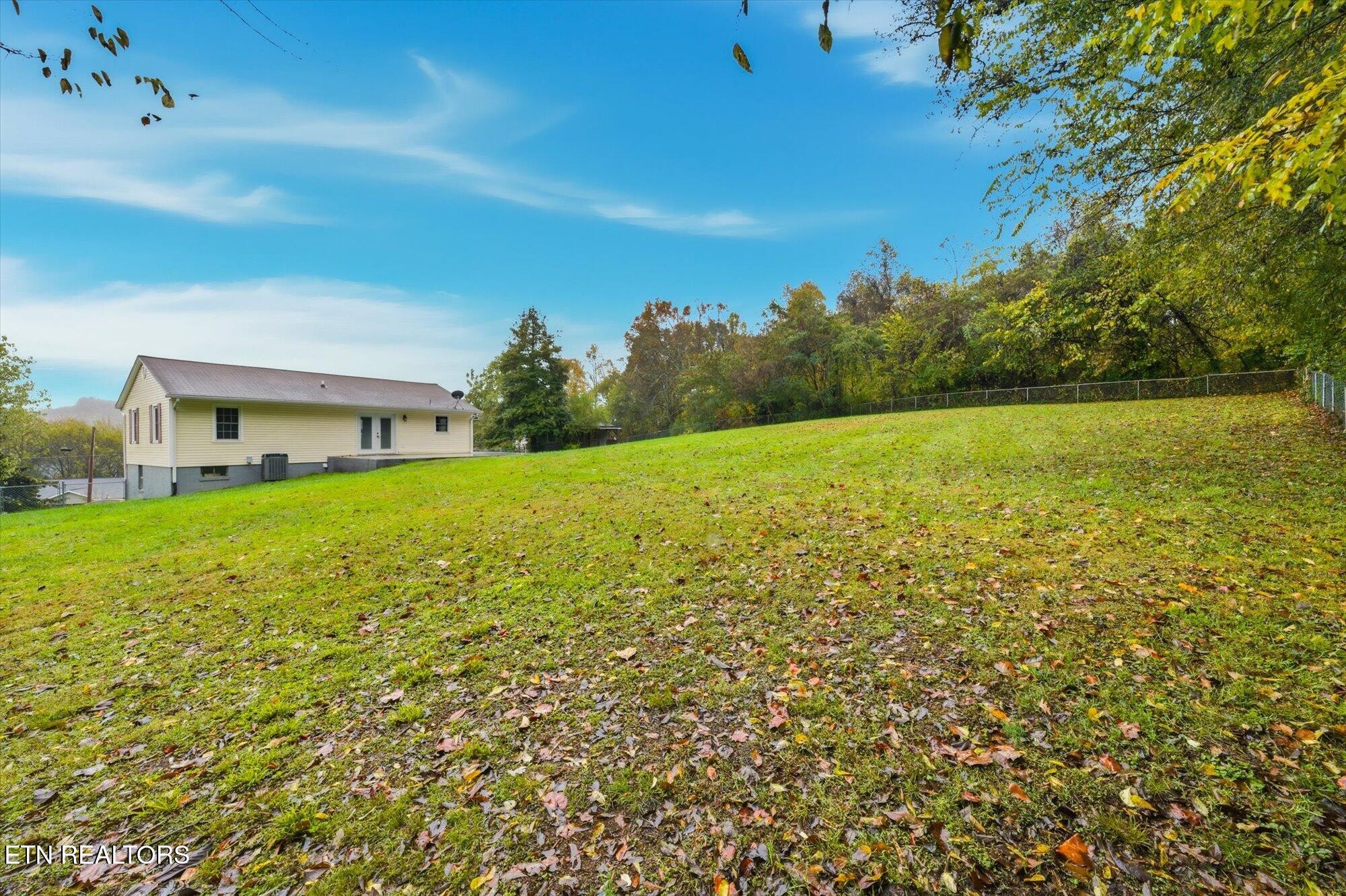 120 Crest Lane Clinton, TN 37716 - Photo 22 of 25