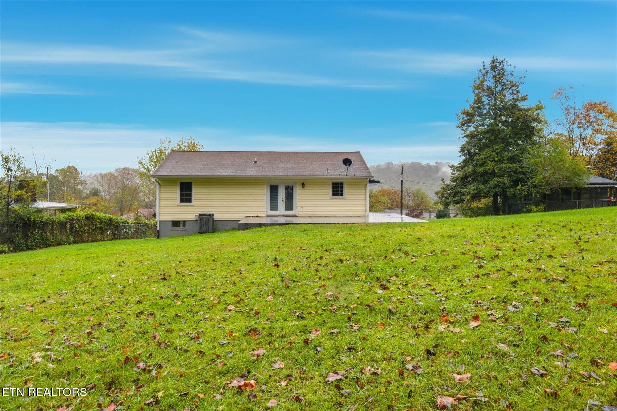 120 Crest Lane Clinton, TN 37716 - Photo 23 of 25