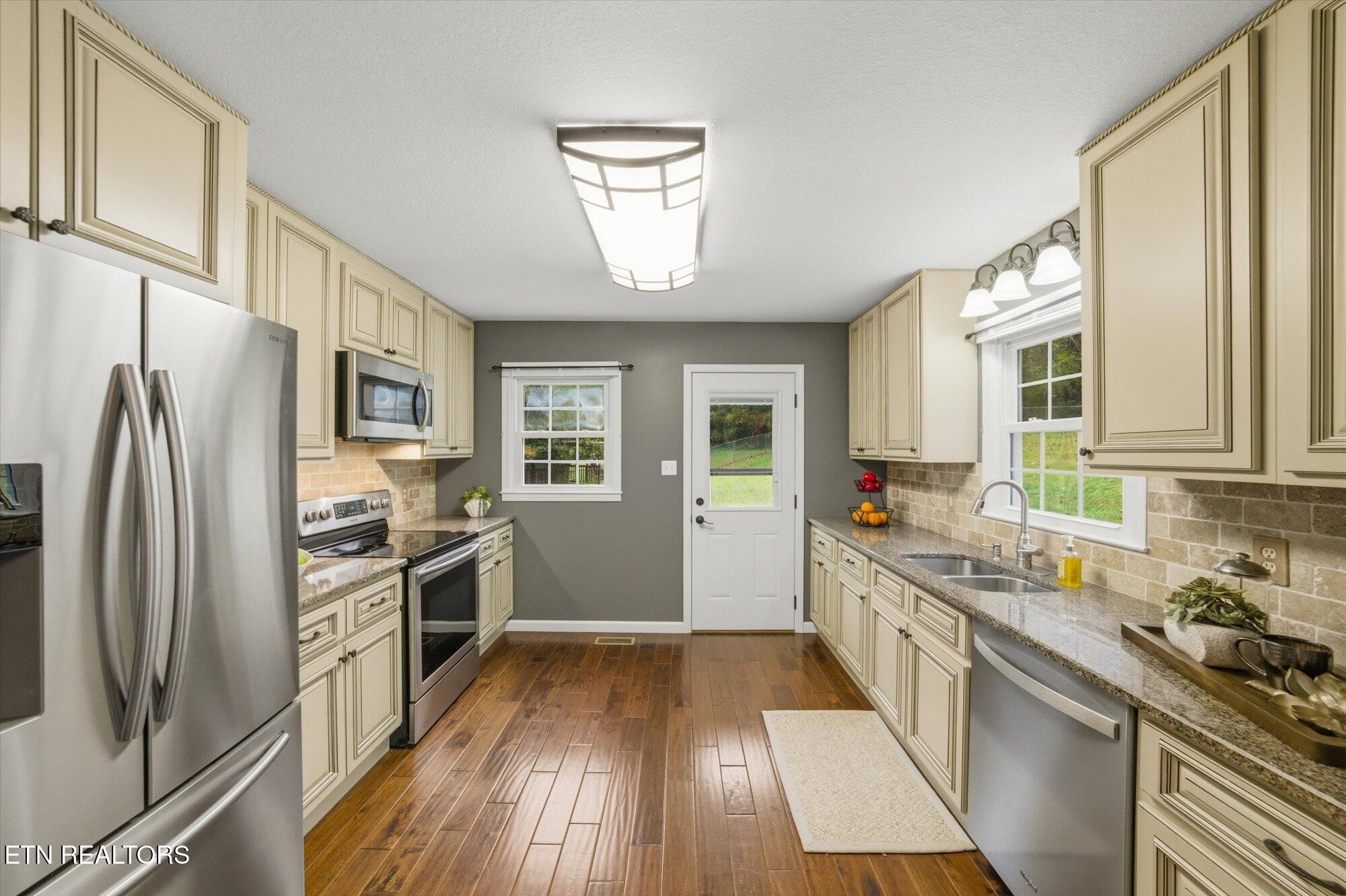 120 Crest Lane Clinton, TN 37716 - Photo 10 of 25