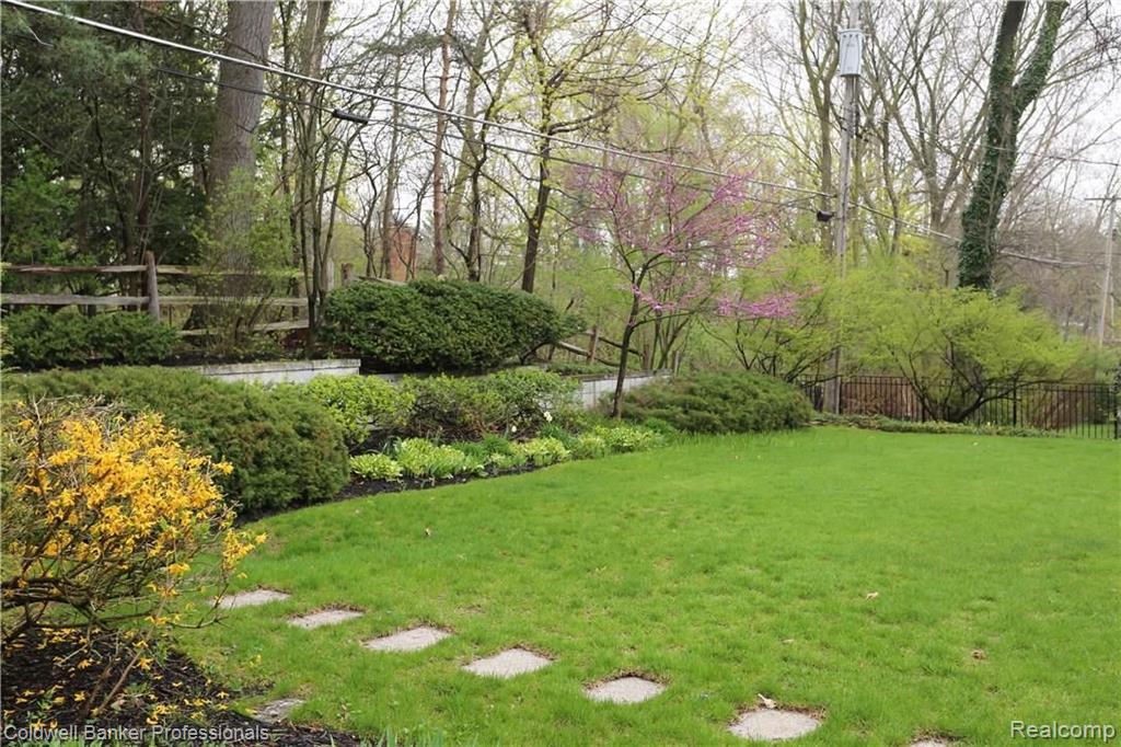 3520 Burning Bush Road Bloomfield Hills, MI 48301 - Photo 32 of 32