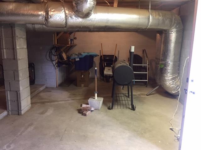 1109 Loftin Road Columbia, TN 38401 - Photo 18 of 18 a view of a room with gym equipment
