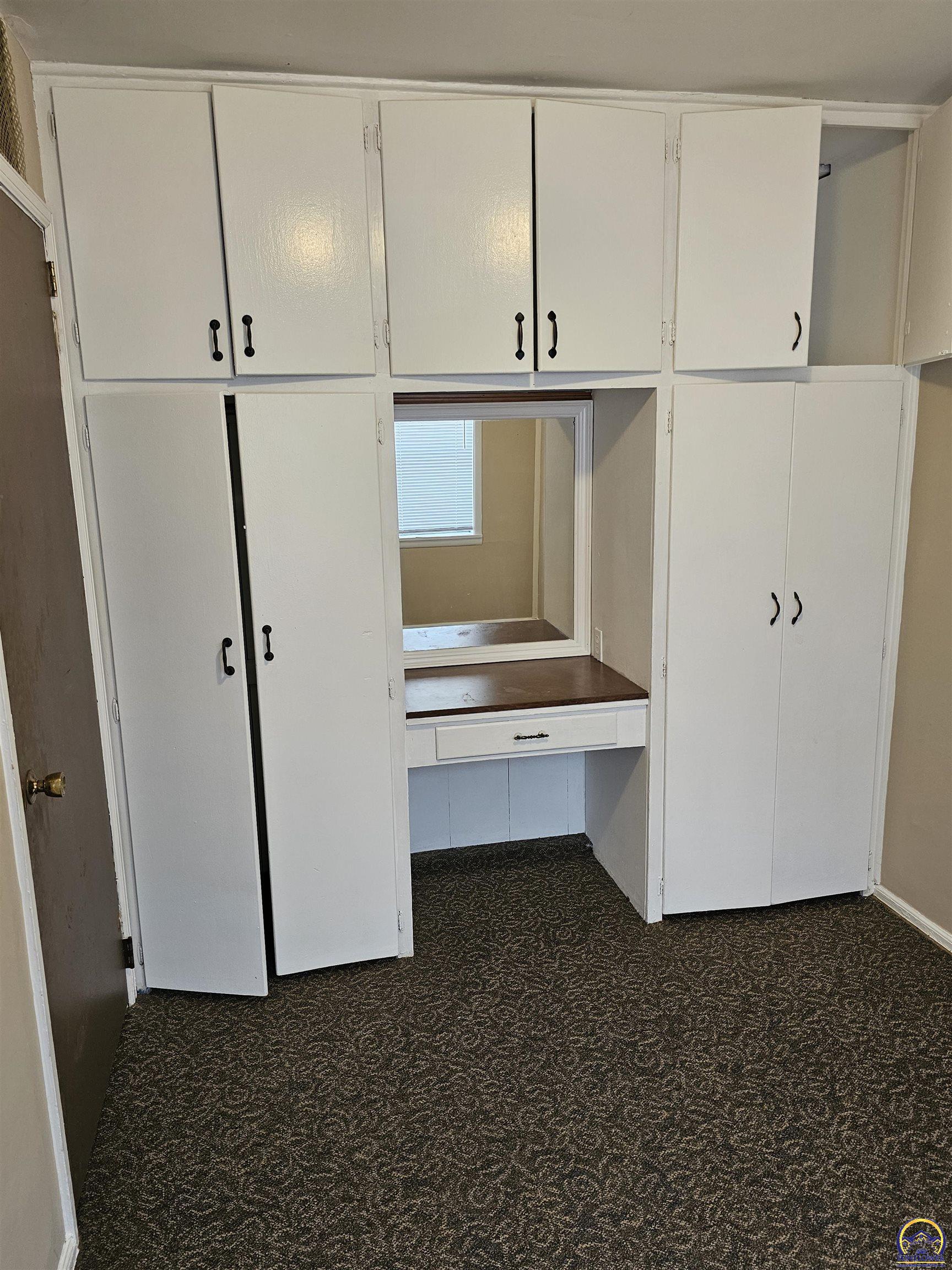 2124 Southwest Morningside Road Topeka, KS 66614 - Photo 11 of 15