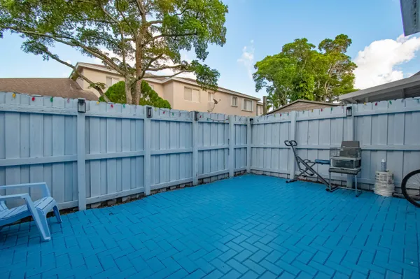$405,000 | 819 Northwest 42nd Place, Unit 819, Deerfield Beach, FL 33064
