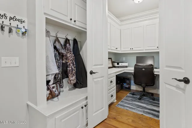 $319,500 | 100 Trailbridge Way, Canton, MS 39046