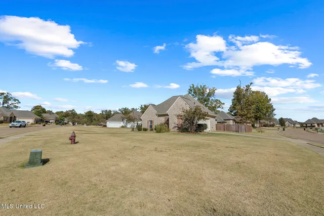 $319,500 | 100 Trailbridge Way, Canton, MS 39046