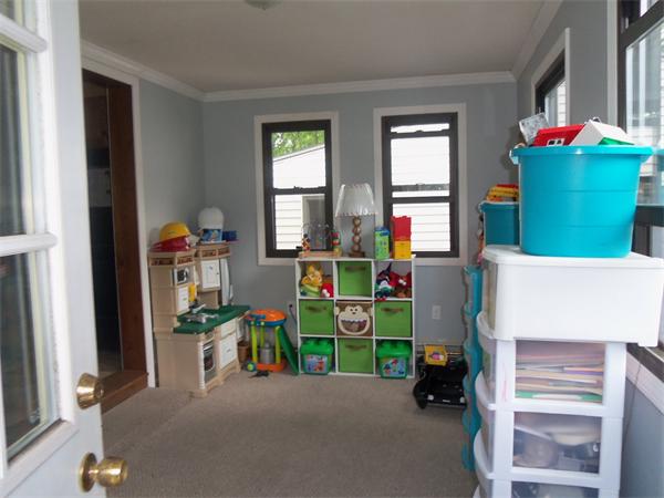 89 Mayher Street Springfield, MA 01104 - Photo 8 of 13