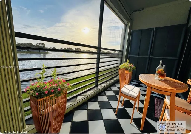 $305,000 | 11312 Taft Street, Unit 11312, Pembroke Pines, FL 33026