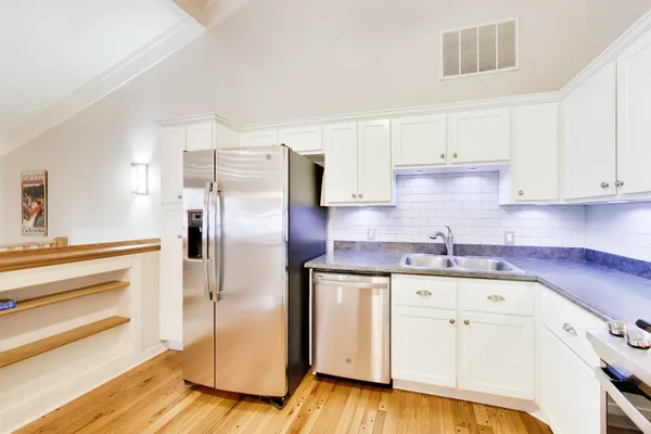 $659,900 | 519 Bristol Oak Court, Unit D, Fontana, WI 53125