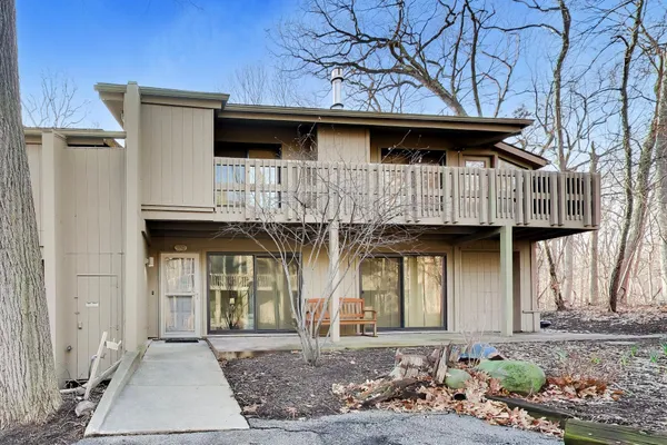 $659,900 | 519 Bristol Oak Court, Unit D, Fontana, WI 53125