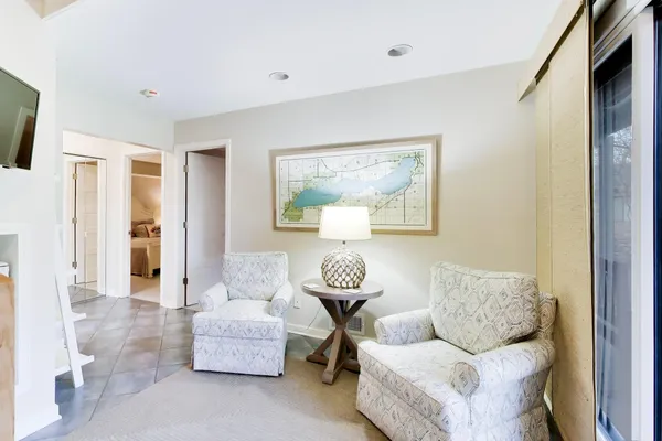 $659,900 | 519 Bristol Oak Court, Unit D, Fontana, WI 53125