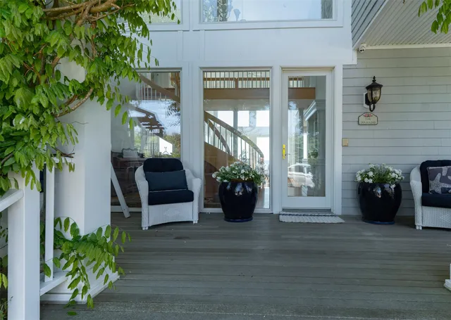 a potted plant sitting on the side of a building