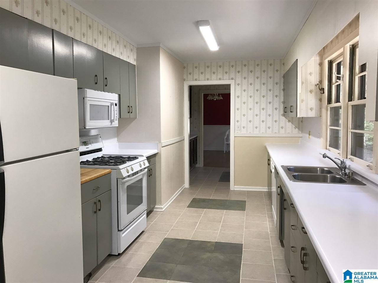 341 Overbrook Road Birmingham, AL 35213 - Photo 3 of 12
