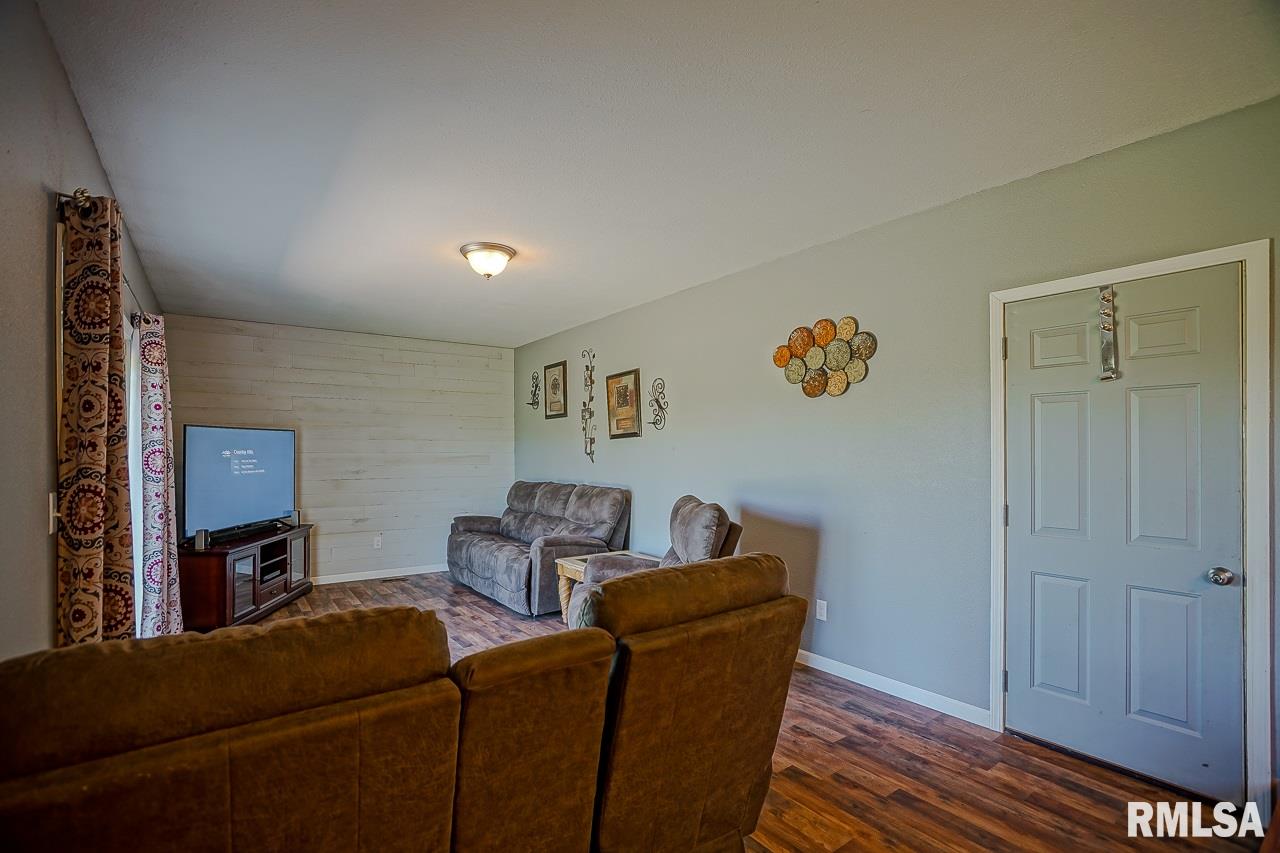 7893 Old State Rte 121 Hopedale, IL 61747 - Photo 14 of 37 Gallery Image 14