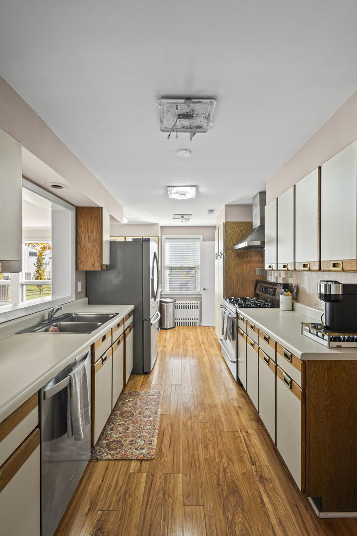 1615 Greenwood Road Glenview, IL 60026 - Photo 14 of 39