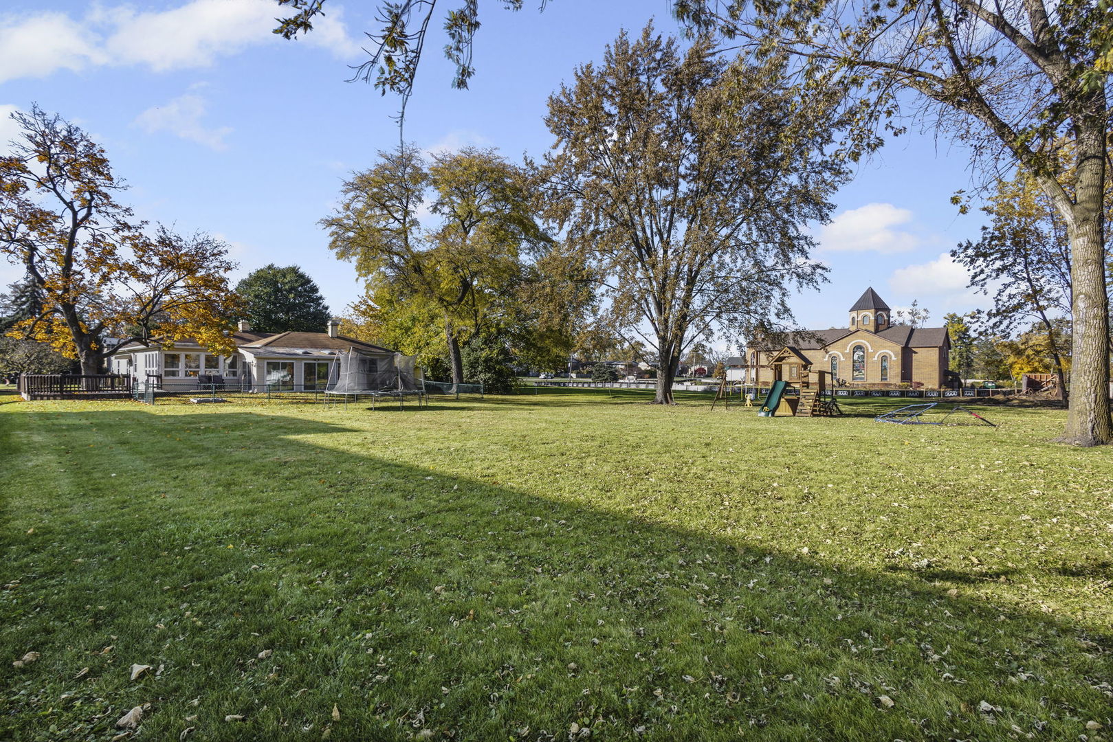 1615 Greenwood Road Glenview, IL 60026 - Photo 34 of 41 a view of green field
