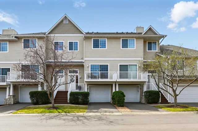 $289,000 | 324 Willoughby Way West, Minnetonka, MN 55305