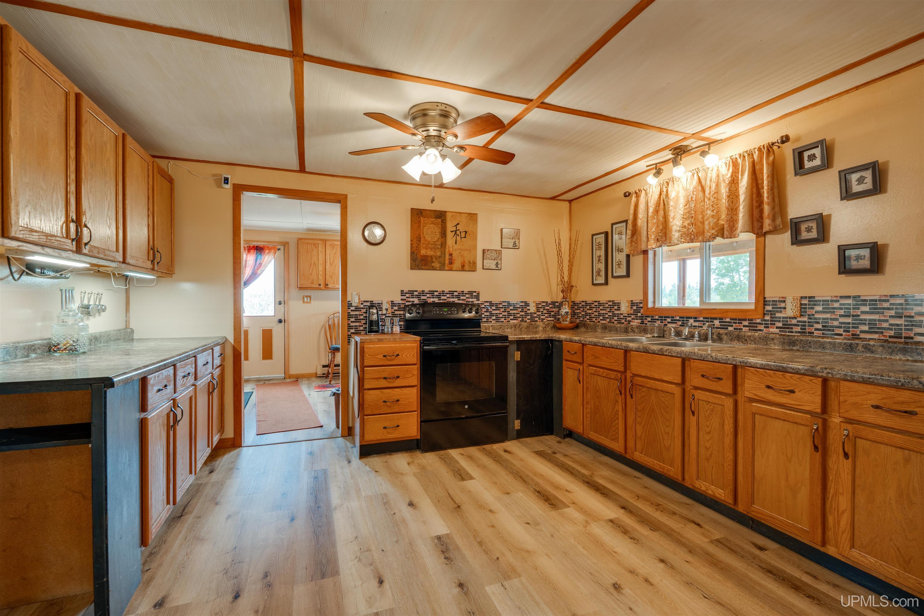 984 N Dixon Road Manistique, MI 49854 - Photo 4 of 52