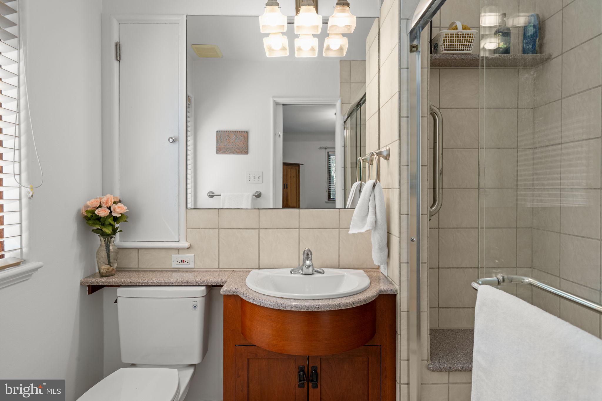126 West Gravers Lane Philadelphia, PA 19118 - Photo 25 of 55 En suite bath